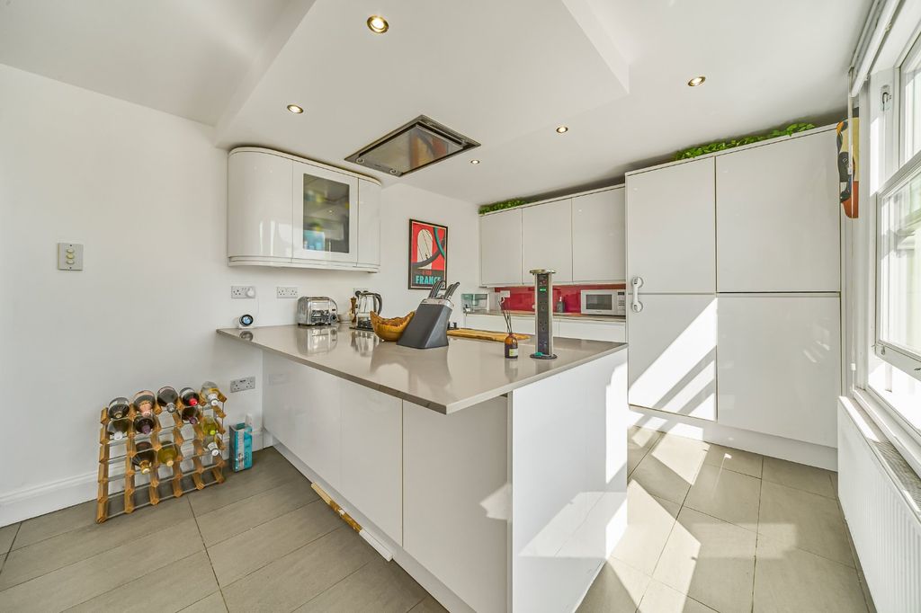 Property photo 3 of 14 Picture No. 06