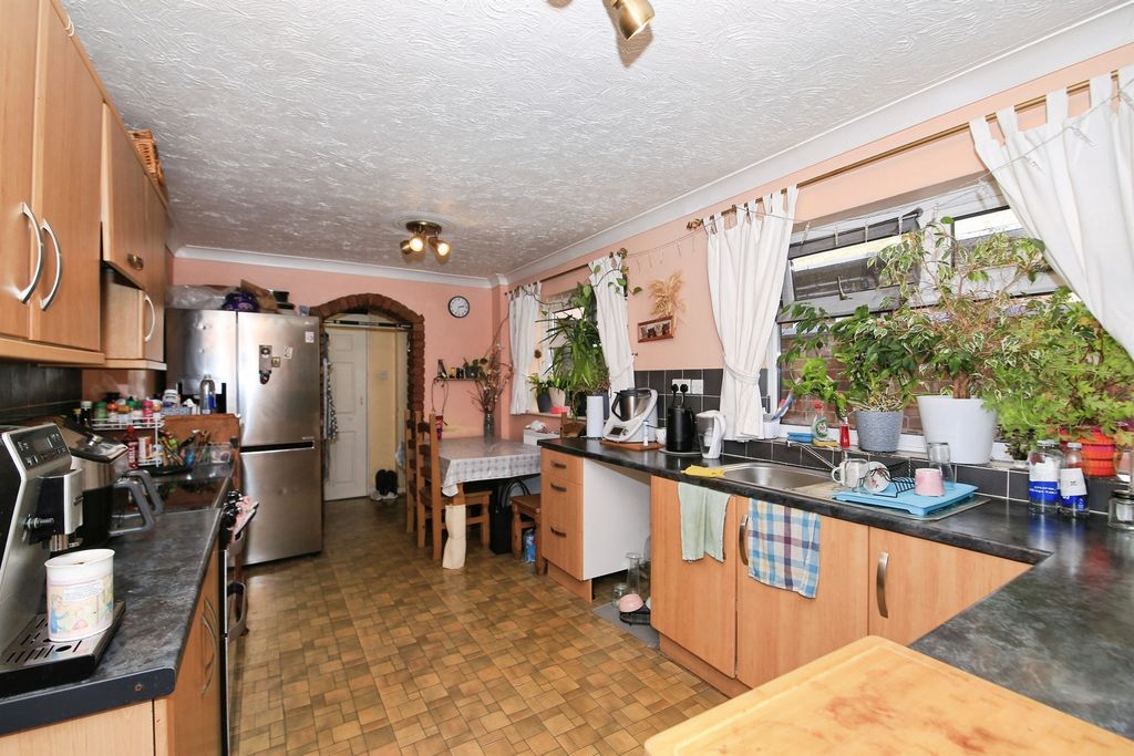 Property photo 3 of 15