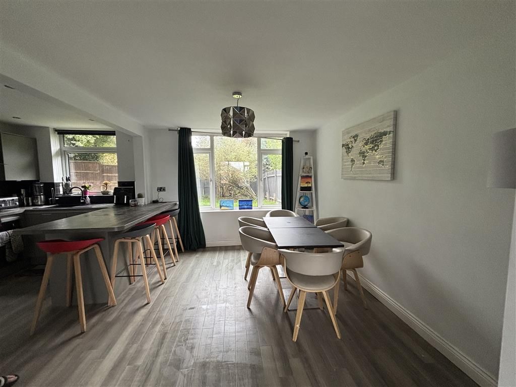 Property photo 3 of 10 Dining Room