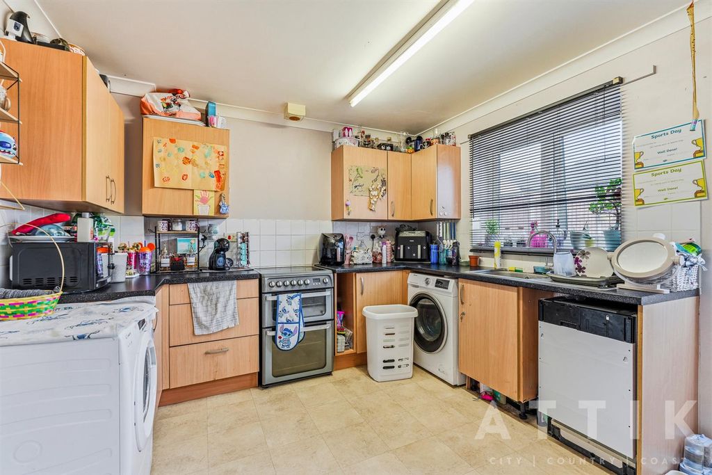 Property photo 3 of 17 Ar709479.Jpg
