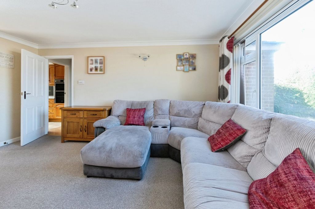 Property photo 3 of 25