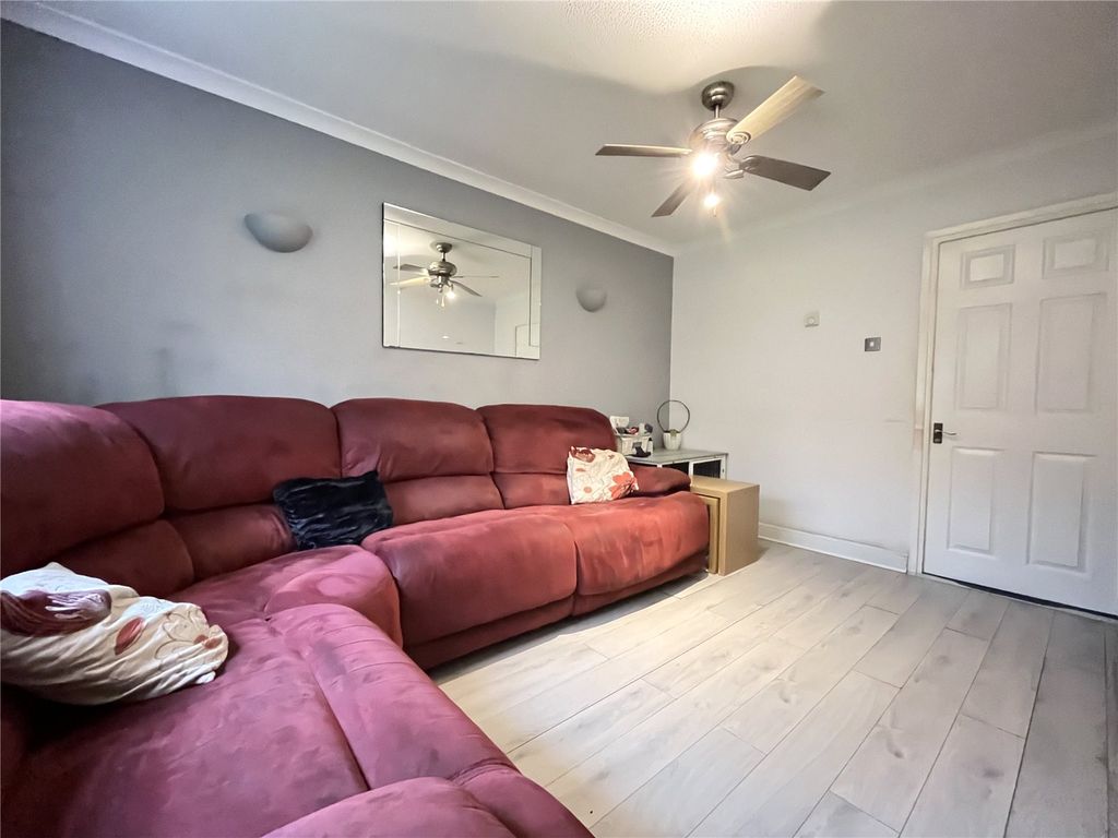 Property photo 2 of 14 Picture No. 12