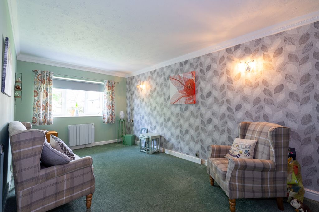 Property photo 2 of 12