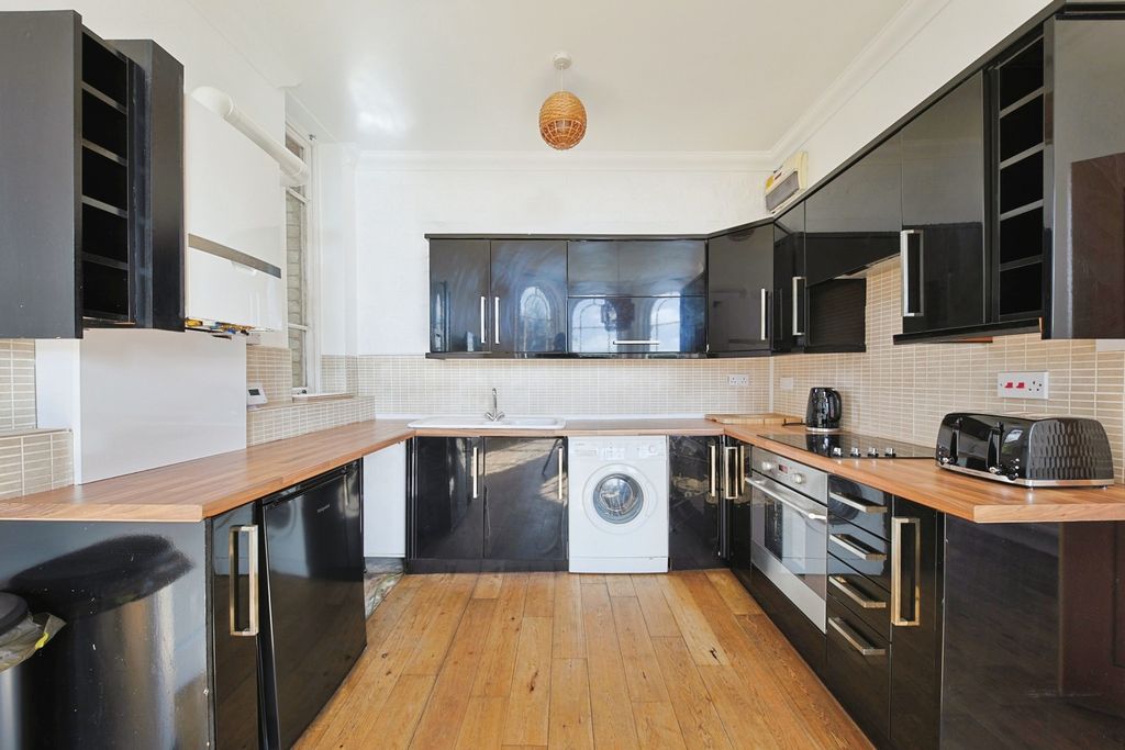 Property photo 3 of 13 3794438