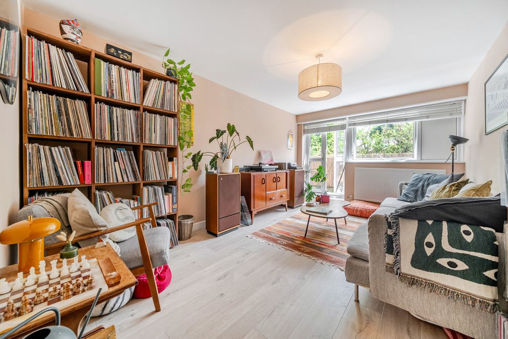 Property photo 1 of 20 1483927-7-6A4529d...
