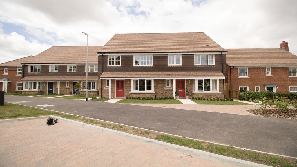 Property photo 1 of 14 Front