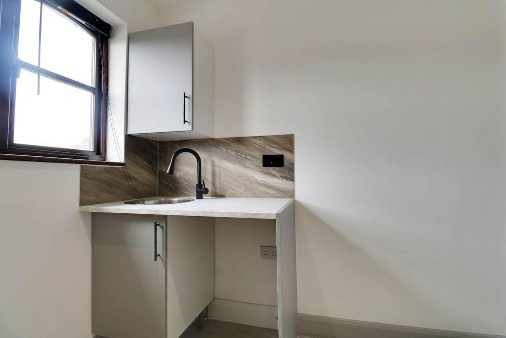 Property photo 3 of 7 5165832
