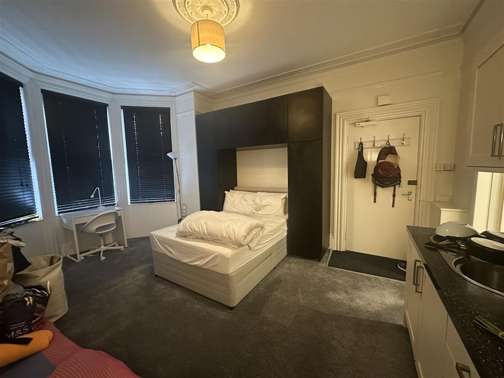 Property photo 3 of 5 Polsloe Road Bedroom.Jpg