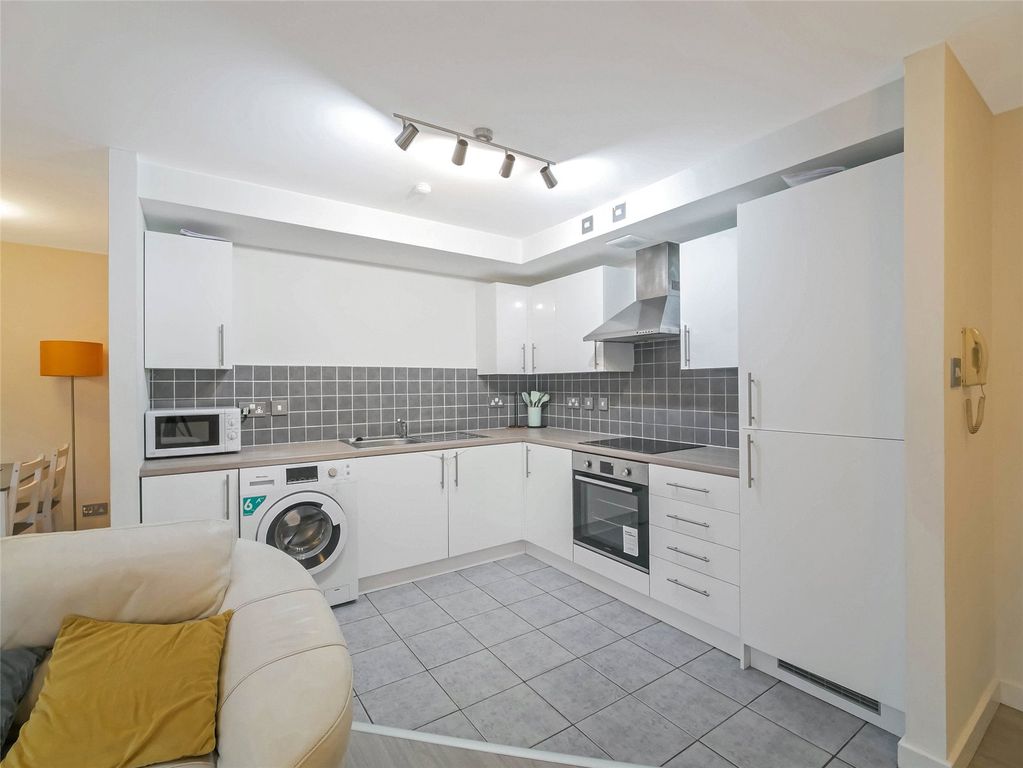 Property photo 3 of 22 Picture No. 17