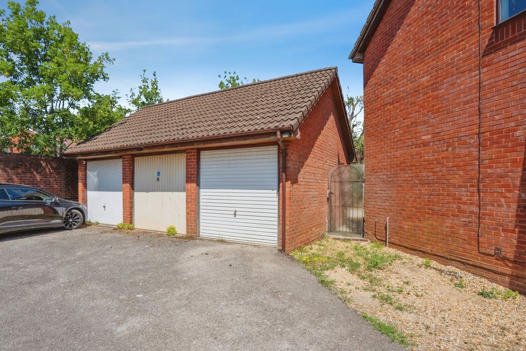 Property photo 2 of 20 Pbox-Img.Jpg
