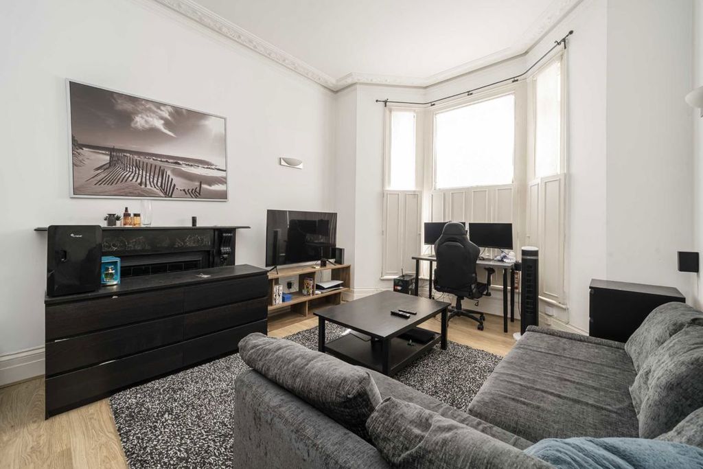Property photo 2 of 5
