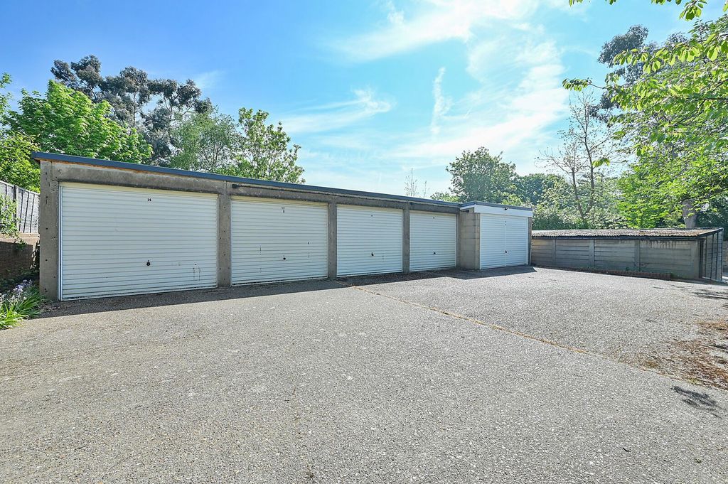 Property photo 3 of 3