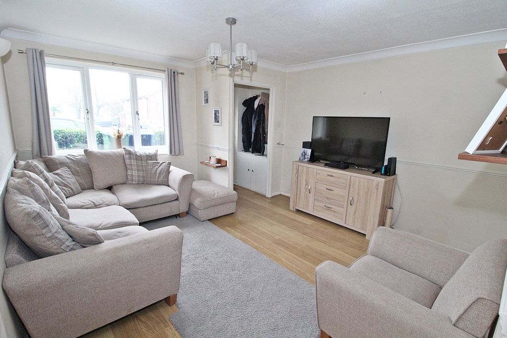 Property photo 2 of 9 4029935