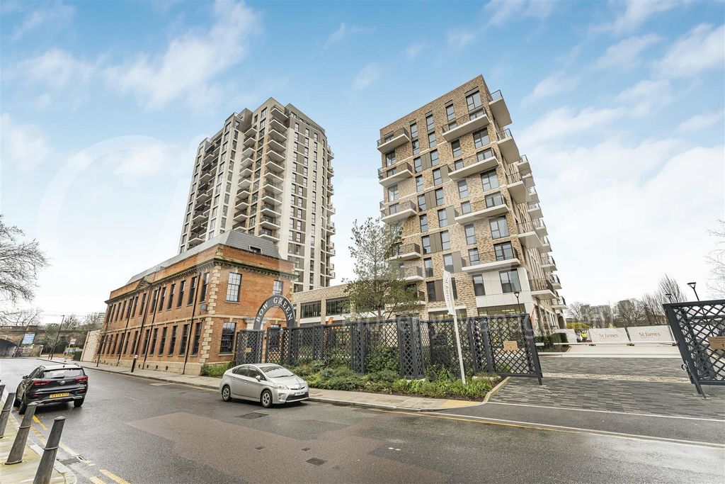 Property photo 1 of 8 Bow Green