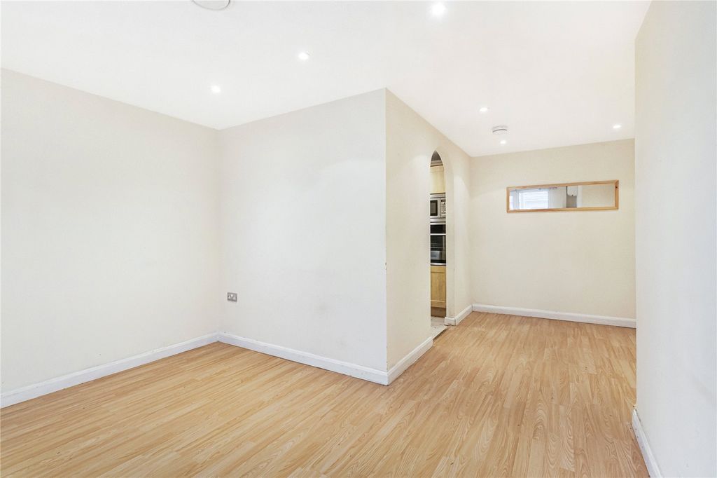 Property photo 2 of 12 Picture No. 10