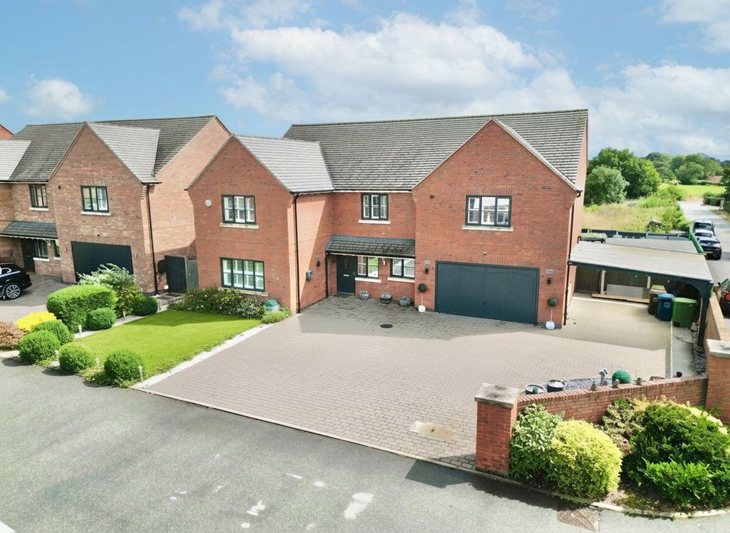 Property photo 1 of 28