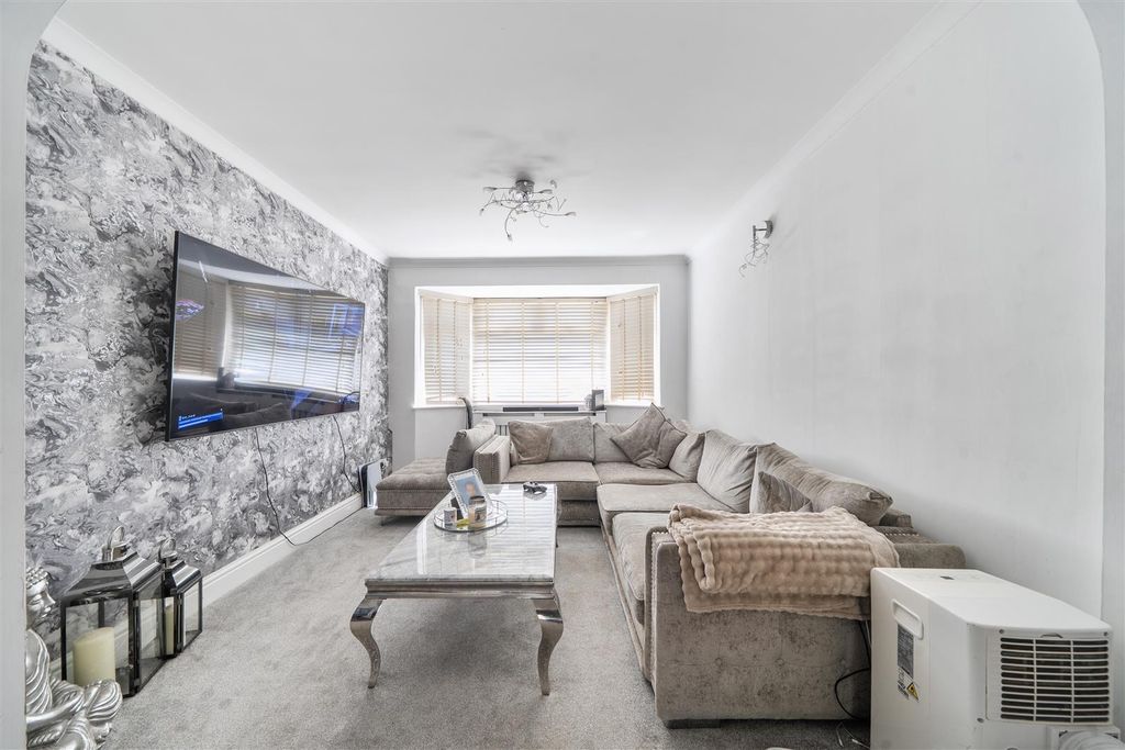 Property photo 2 of 20 1-6A171Db3833c1-1466103-10-6A16F3458A796-1.Jpg