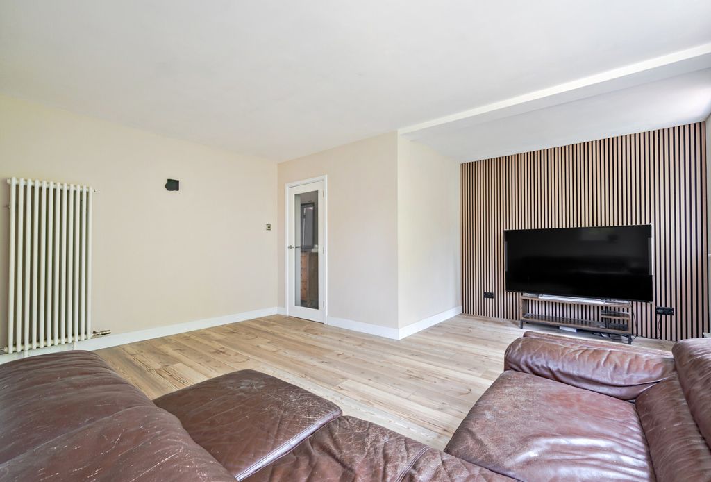 Property photo 2 of 22 8-6A5A147Cdd545-1...