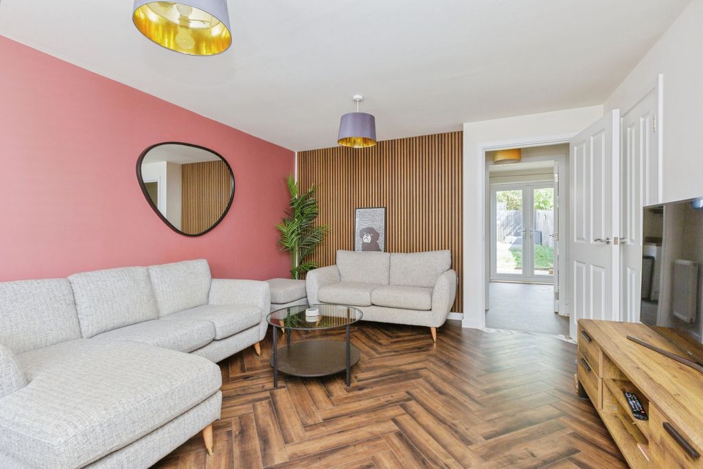 Property photo 2 of 15