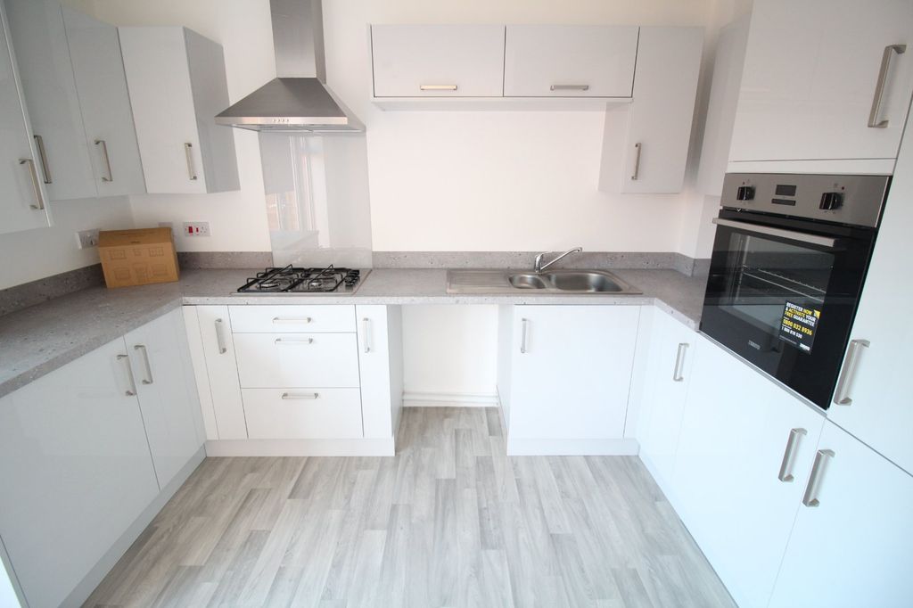 Property photo 2 of 14 Kitchen/Dining Room