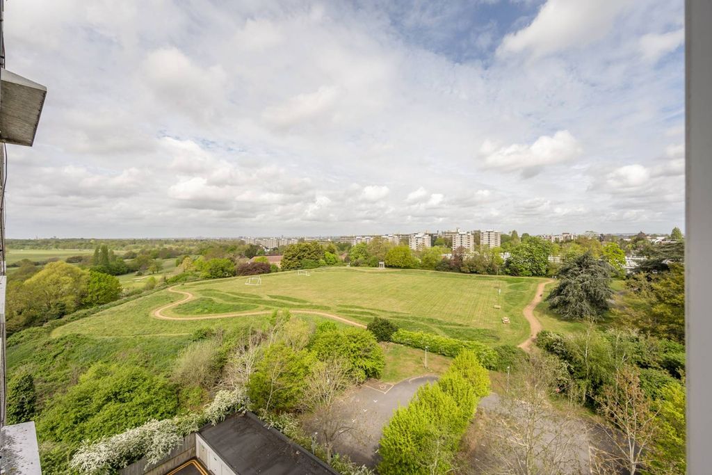 Property photo 3 of 3