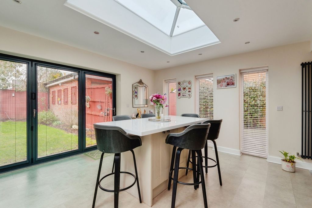 Property photo 2 of 20 Pbox-Img.Jpg