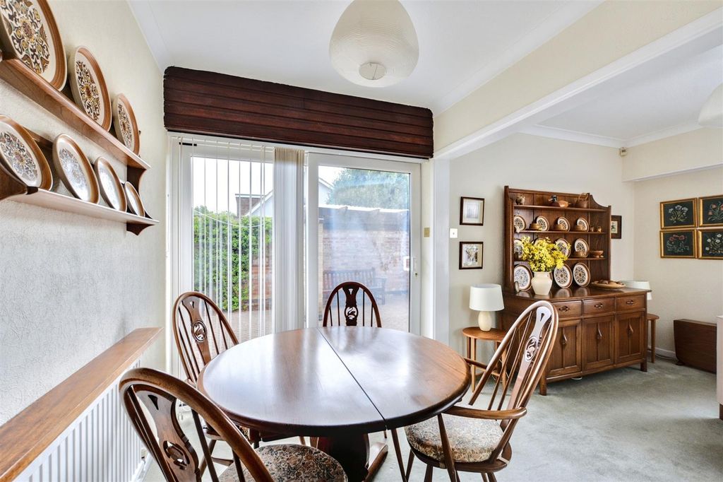 Property photo 3 of 29 Dining Room_3.Jpeg