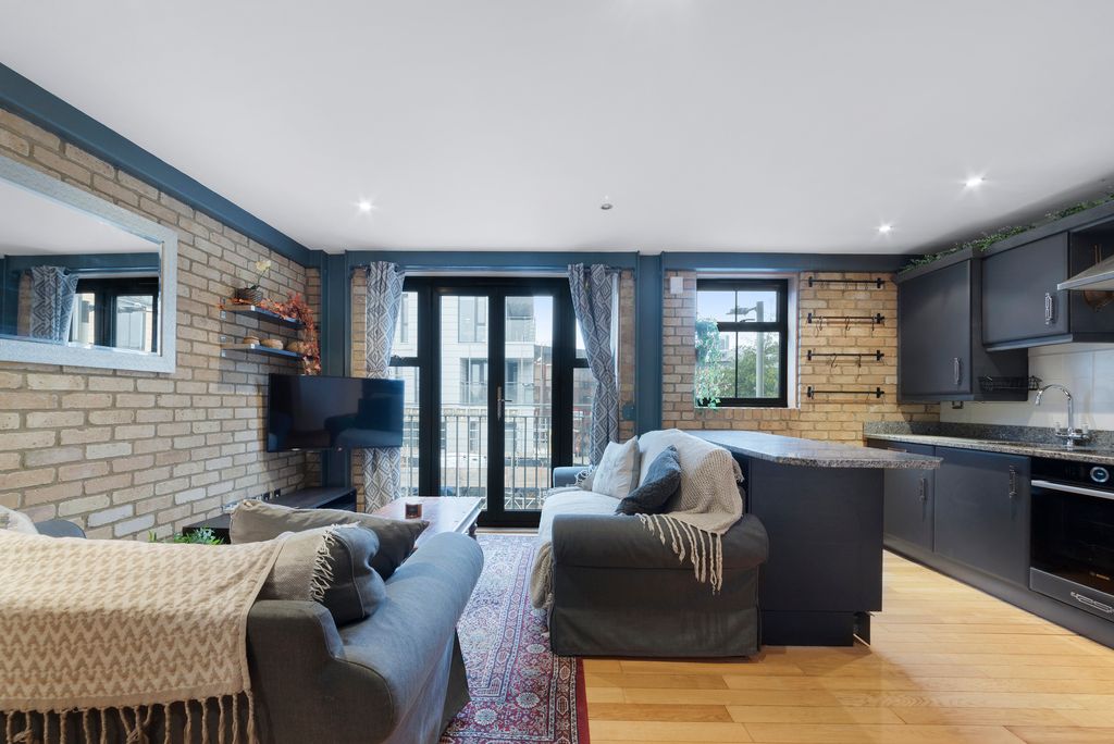 Property photo 3 of 8