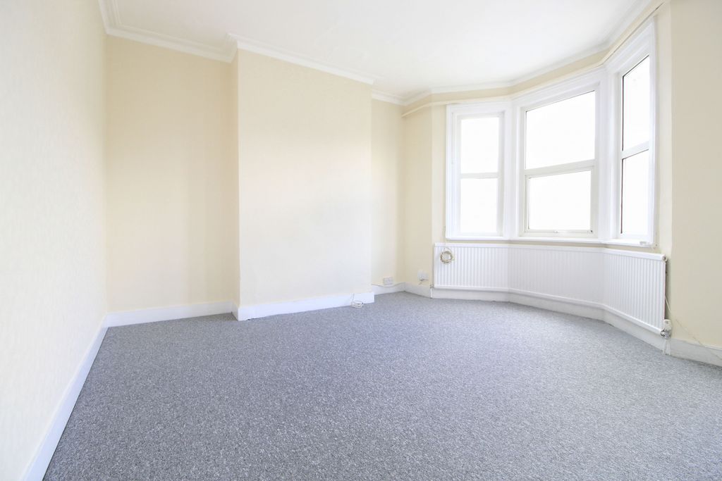 Property photo 3 of 11 Gallery