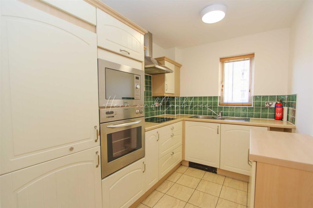 Property photo 3 of 9