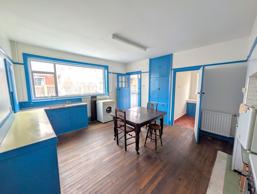 Property photo 1 of 20 Kitchen