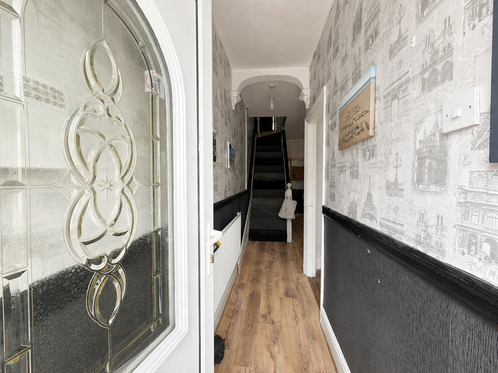 Property photo 2 of 19 Hallway