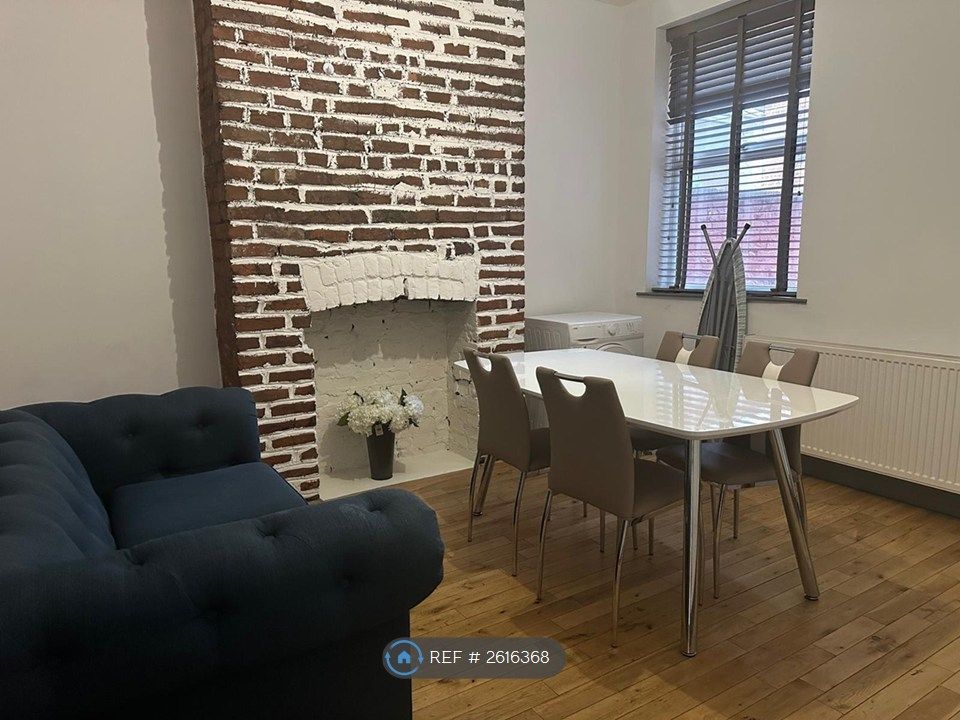 Property photo 2 of 32