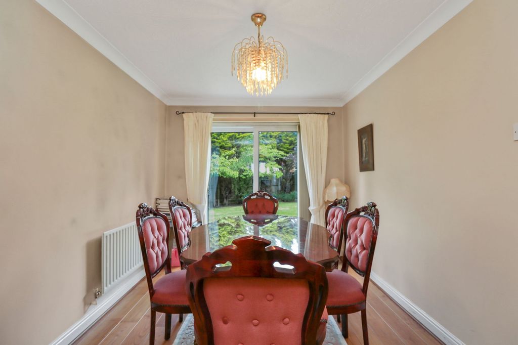 Property photo 3 of 28
