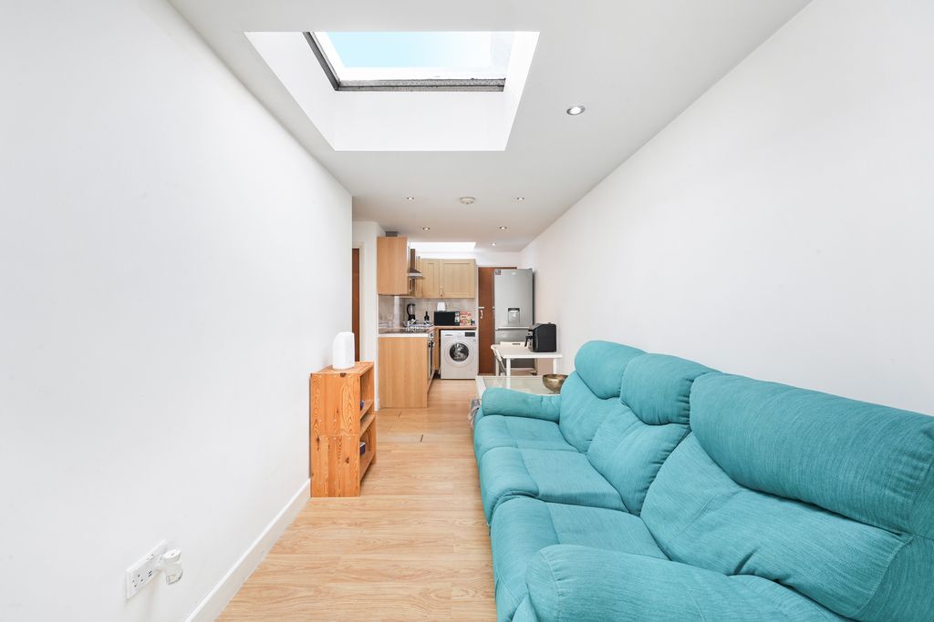 Property photo 1 of 7