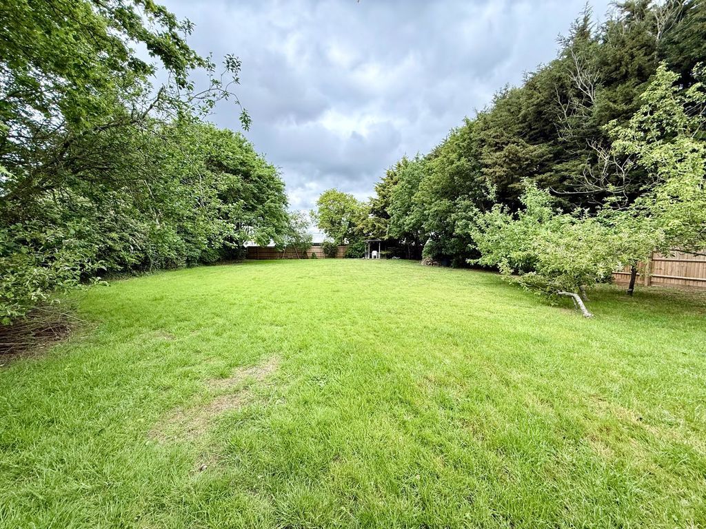 Property photo 2 of 17 Photo 40