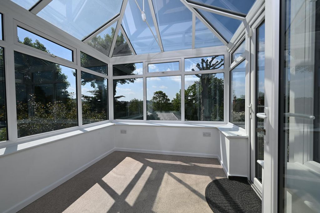 Property photo 3 of 10 Conservatory