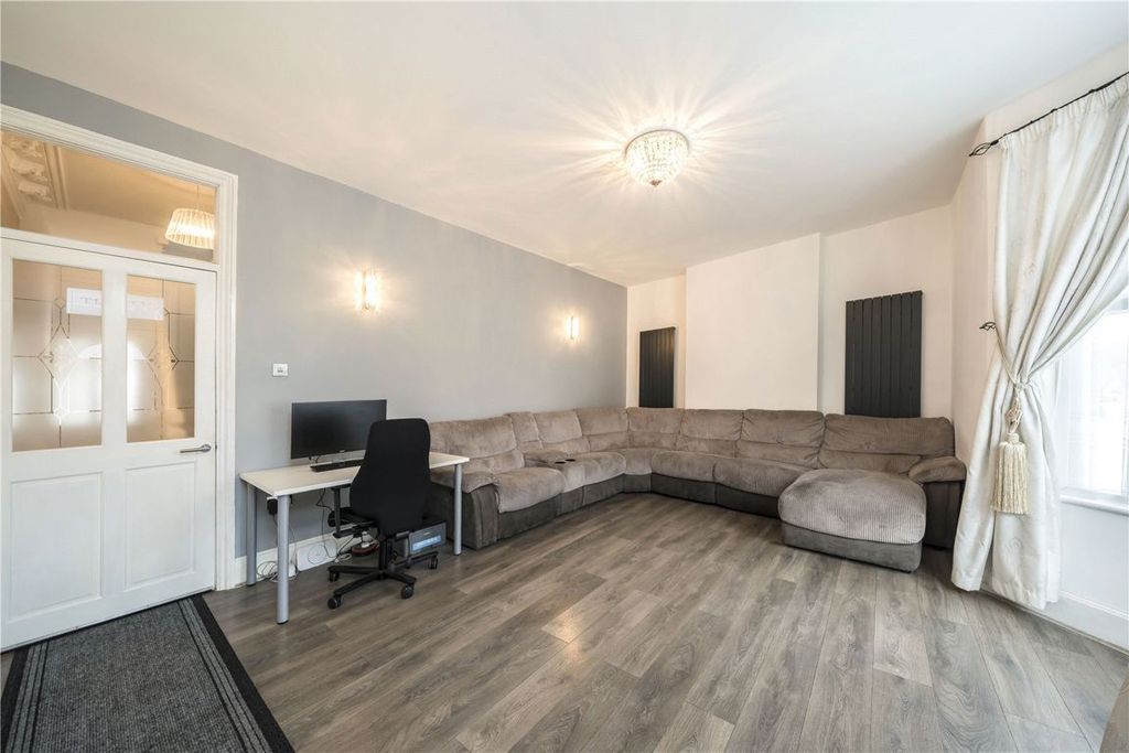 Property photo 2 of 9