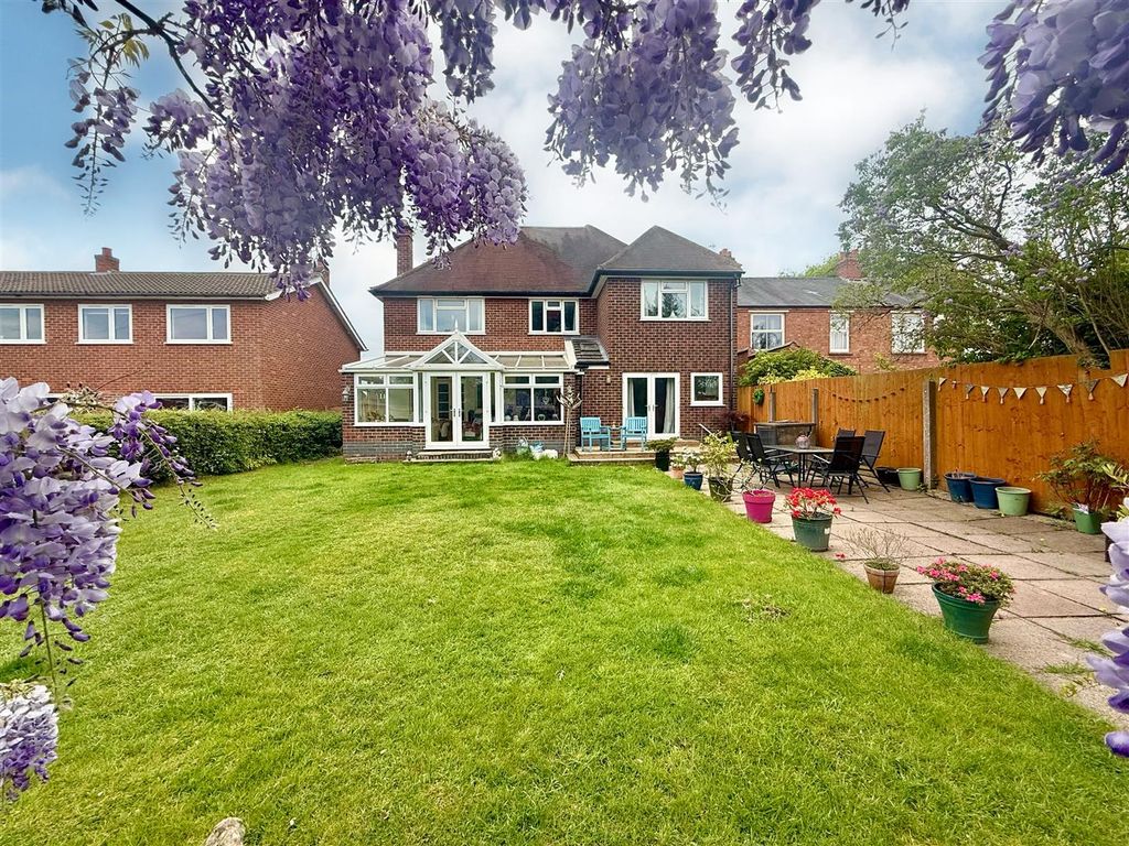 Property photo 1 of 32 .