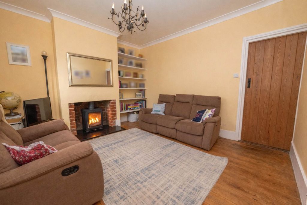 Property photo 2 of 12