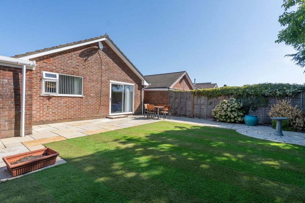 Property photo 2 of 17