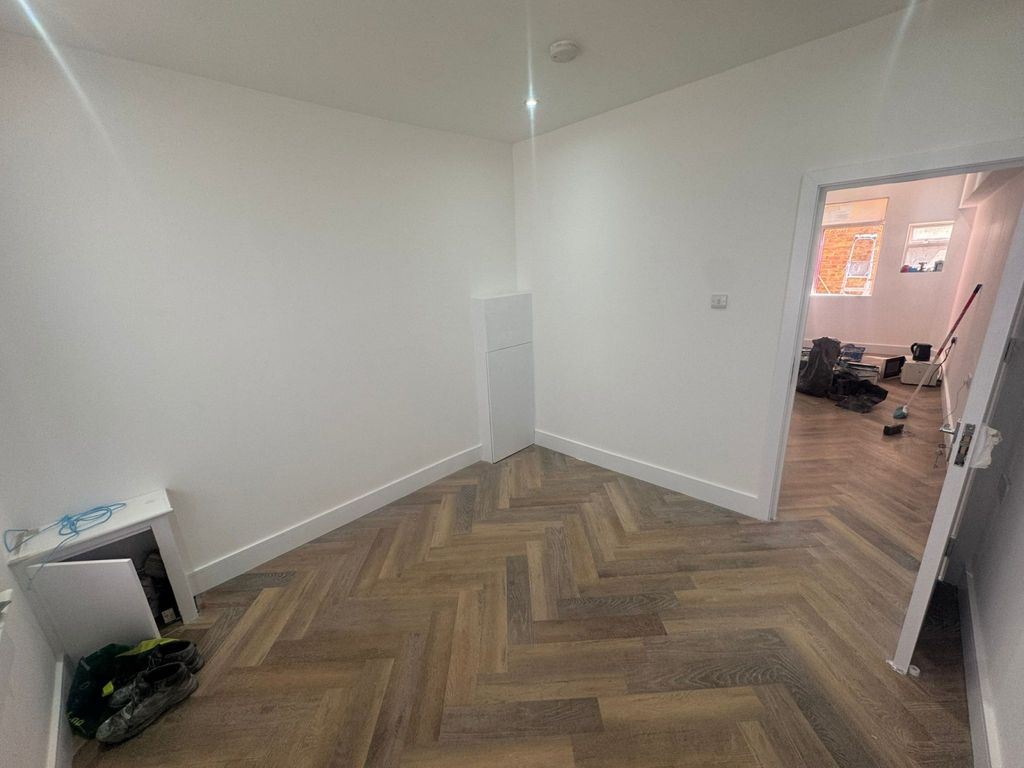 Property photo 2 of 8 Gallery