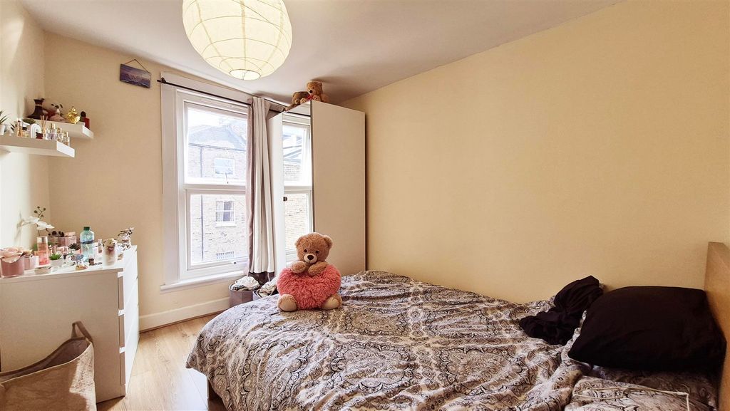 Property photo 3 of 7 Bedroom 1