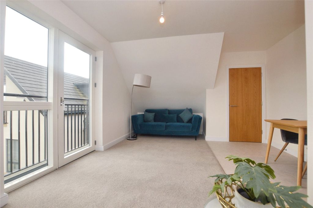 Property photo 2 of 14 Picture No. 21