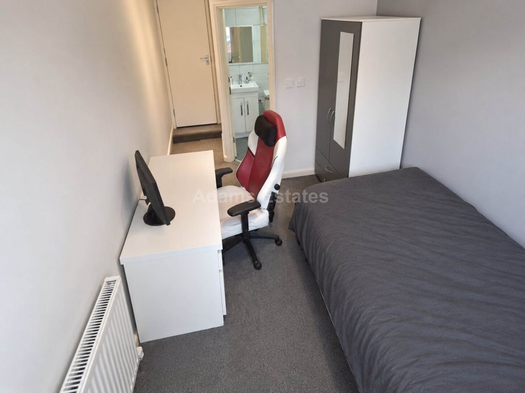 Property photo 2 of 3