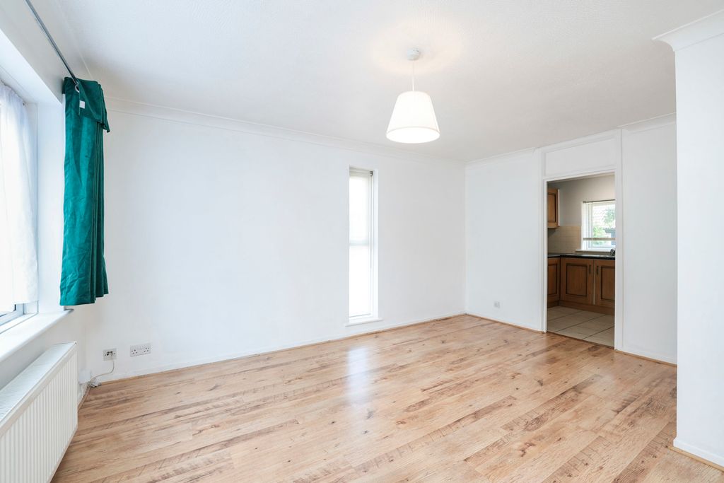 Property photo 2 of 11 Photo