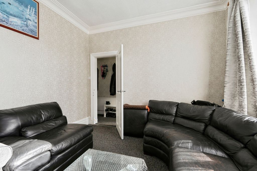 Property photo 3 of 15 Pbox-Img.Jpg