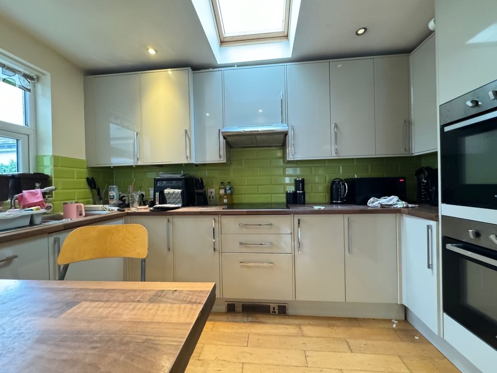 Property photo 2 of 20 Inspection 28A Llandough Street Cardiff (8)