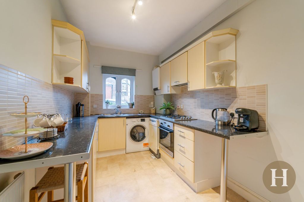 Property photo 3 of 24