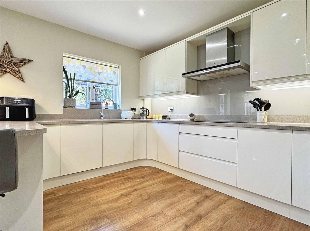 Property photo 3 of 28 Kitchen.Jpg